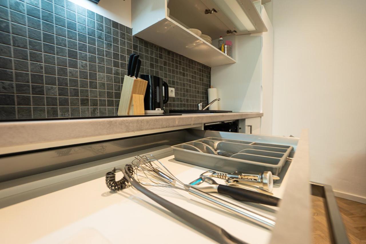 Brand-New Apartment In The 17Th District Of Вена Экстерьер фото